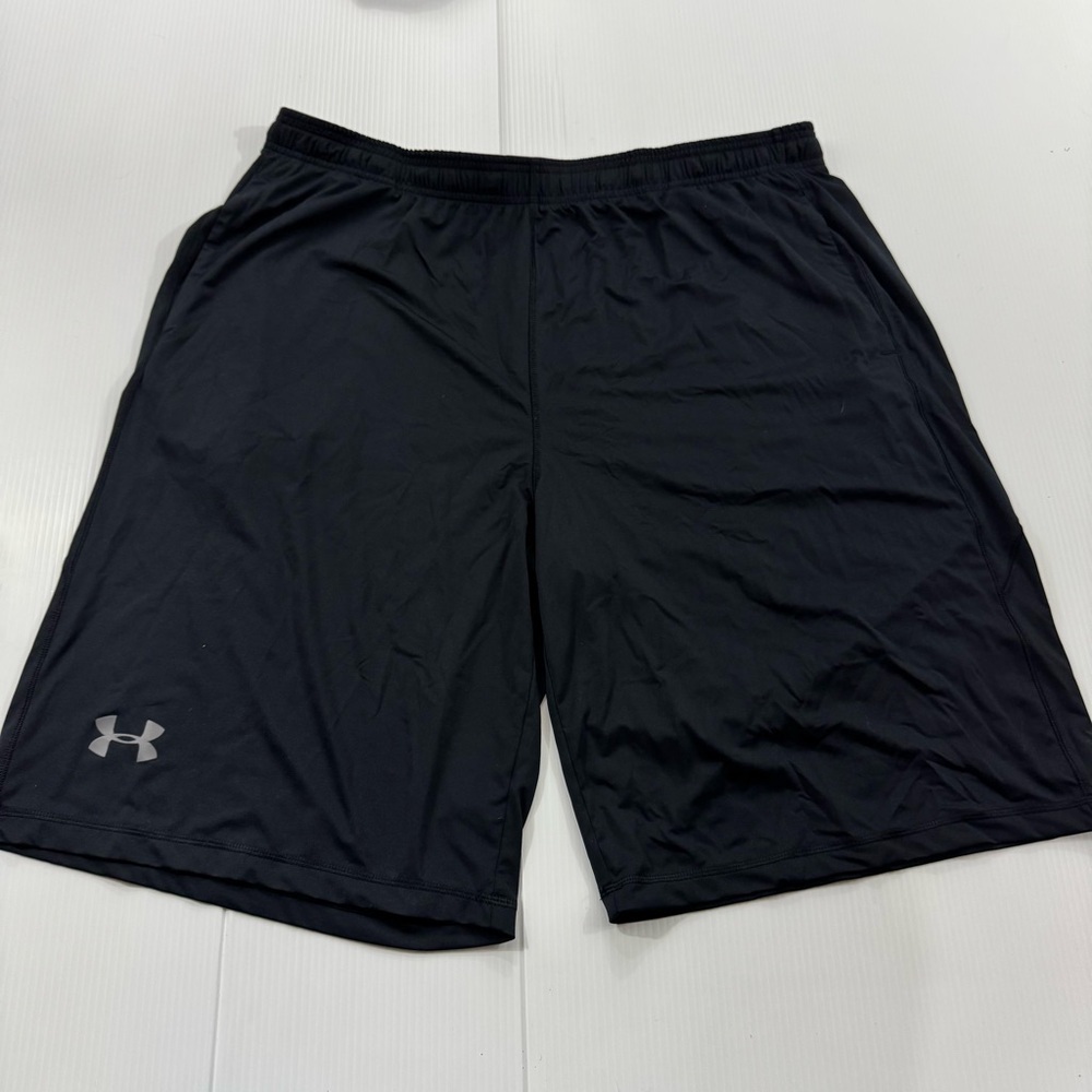 G88. EUC Under Armour Men's Dark Athletic Shorts (XXLT)